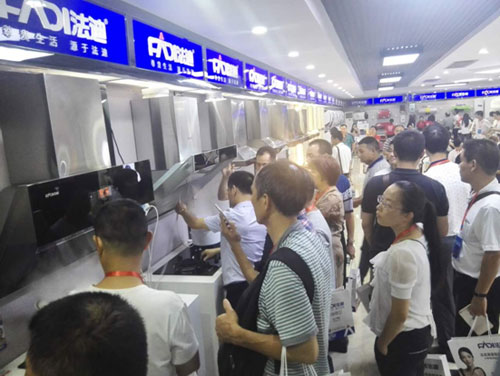 春風(fēng)十里，不如法迪熱水器“等你”