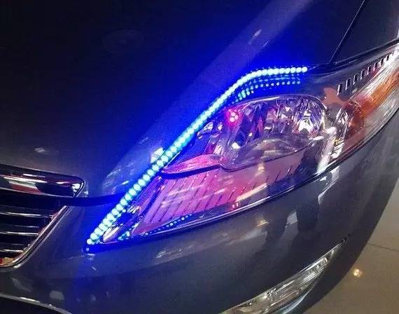 除了照明，汽車車燈還能干嘛？