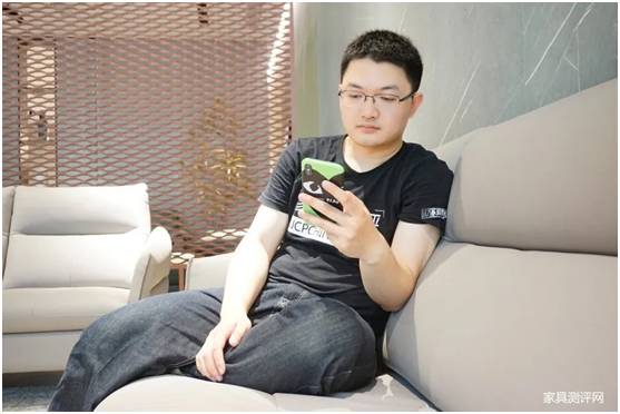 庫萊雅家居：老師們，別總是站著，坐下來休息一下