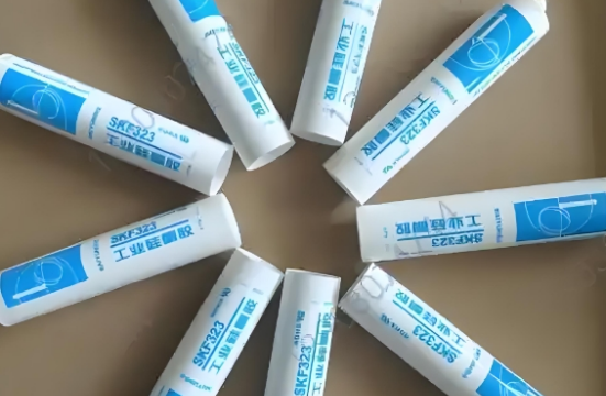 硅酮膠在老舊門窗翻新中的3個關(guān)鍵用法，別再浪費(fèi)錢請師傅了